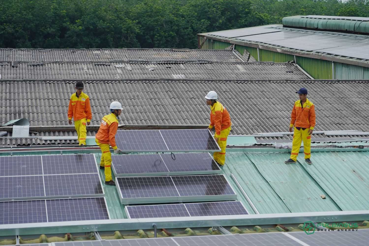 solar panel installation business plan technicians mounting panels